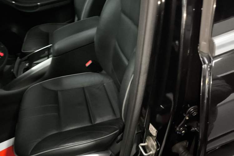 Used Mercedes-Benz R-Class 2017 R 320 4MATIC Business Edition Prestige Model