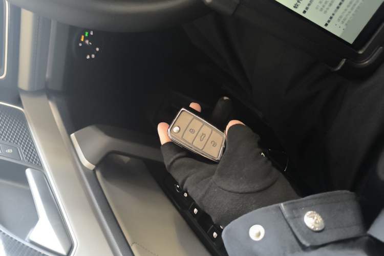 Used Volkswagen Tayron 2024 300TSI Two-Wheel-Drive Luxury Plus Advanced Version
