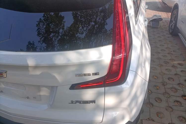 Used Cadillac XT4 2020 28T Two-Wheel-Drive Leading Version