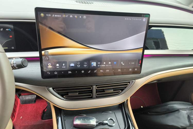 Used Denza D9 2022 DM-i 970 Four-Wheel Drive Prestige Model