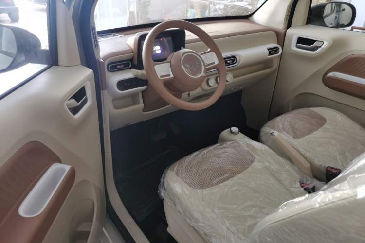 Used Wuling Hongguang MINIEV 2024 3rd Generation 215km Youth Edition
