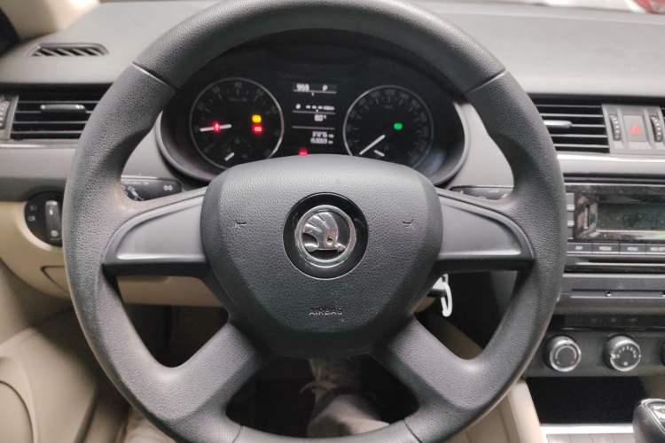 Used Skoda Octavia 2015 1.6L Automatic Yijie Edition
