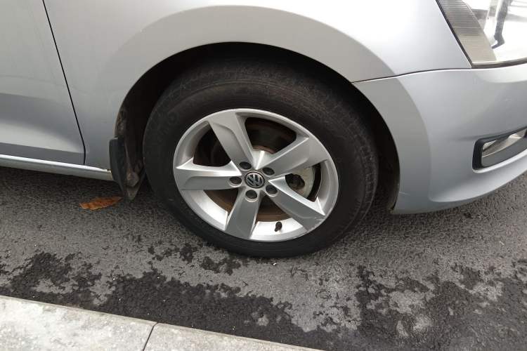 Used Volkswagen Santana 2015 1.4L Manual Comfort Edition