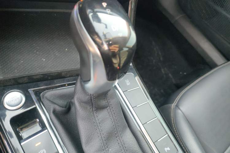 Used Volkswagen Passat 2020 330TSI Elite Edition China VI
