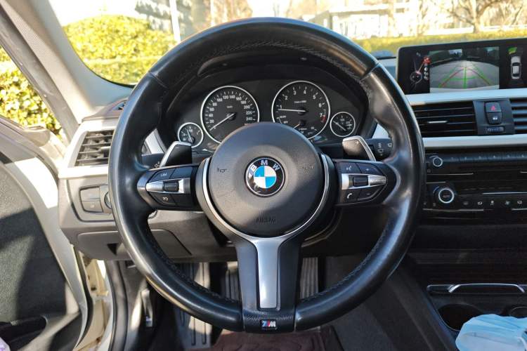 Used BMW 3 Series 2015 320Li Fashion Model
