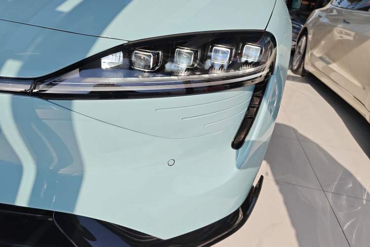 Used Hima Luxeed S7 2025 785 km Ultra
