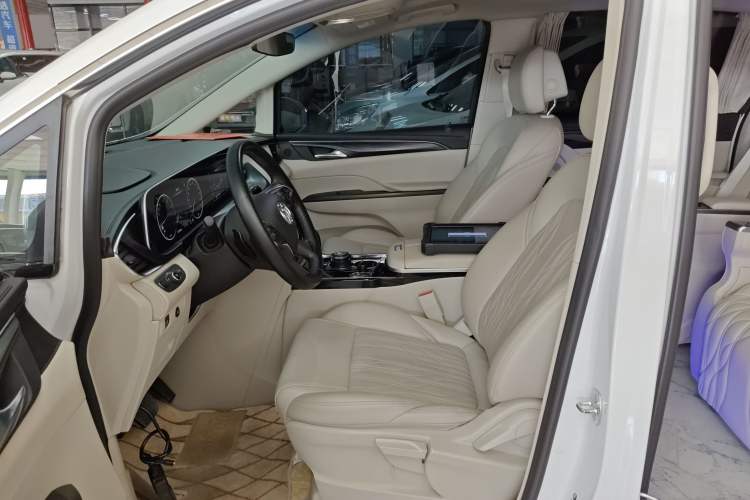 Used Buick GL8 2023 ES Lu Zun Comfort Model
