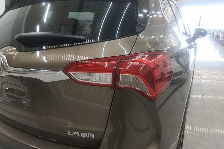 Used Buick Envision 2018 20T Two-Wheel-Drive Elite Model
