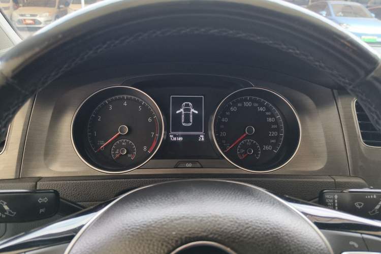 Used Volkswagen Golf 2016 230TSI Automatic Luxury Version
