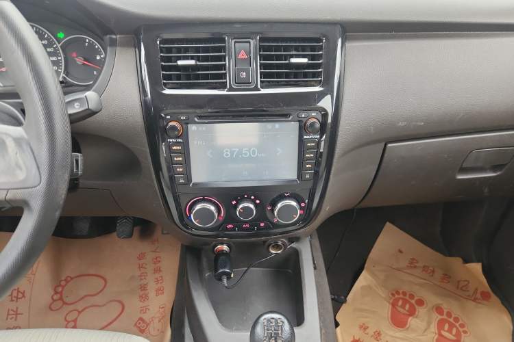 Used Wuling Rongguang V 2016 1.5L Standard Version
