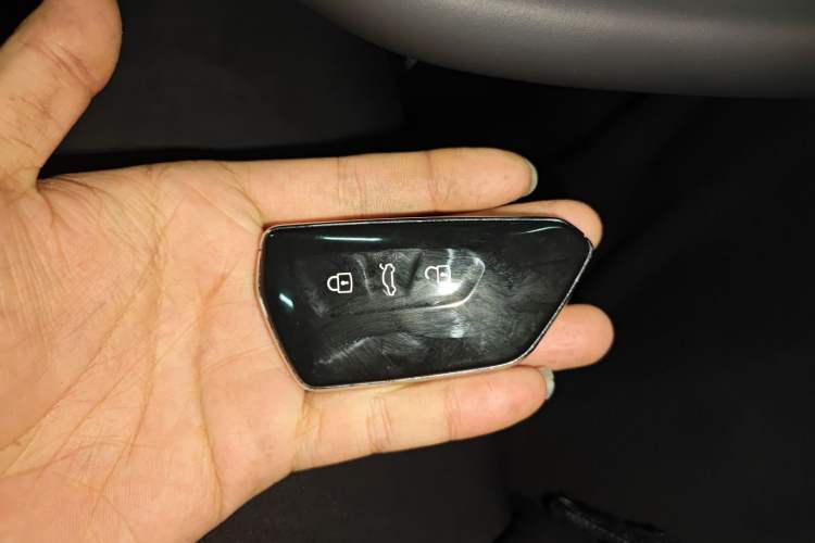 Used Volkswagen ID.UNYX 2025 Pro model
