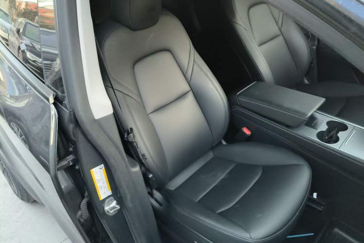 Used Tesla Model Y 2021 Long-Range All-Wheel-Drive Version
