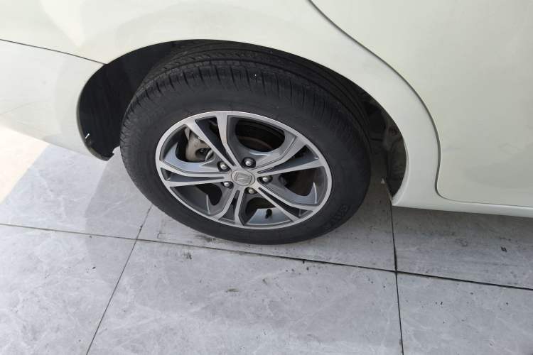 Used Zotye Z300 2014 1.6L Urban Edition Automatic Luxury Model
