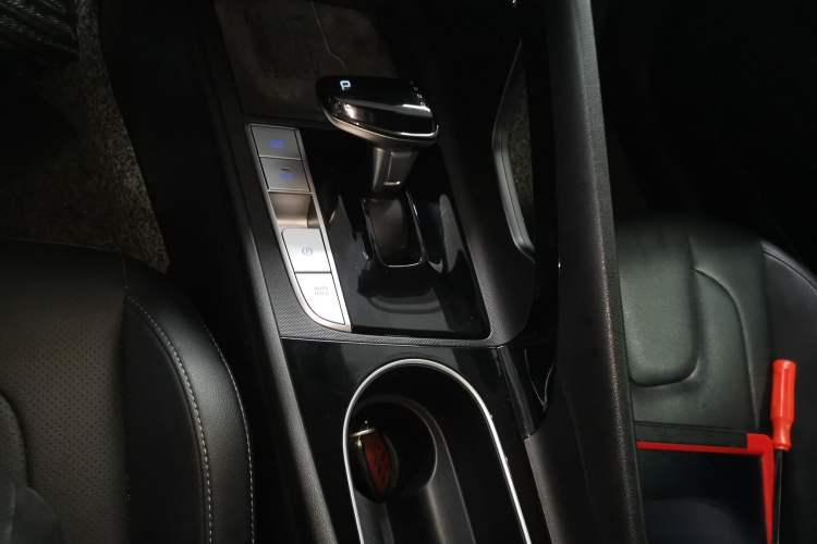 Used Hyundai Elantra 2021 1.5L CVT LUX Prestige Edition
