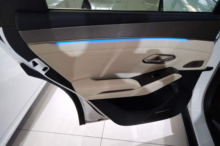 Used BYD Qin L 2024 DM-i 120KM Excellence Model
