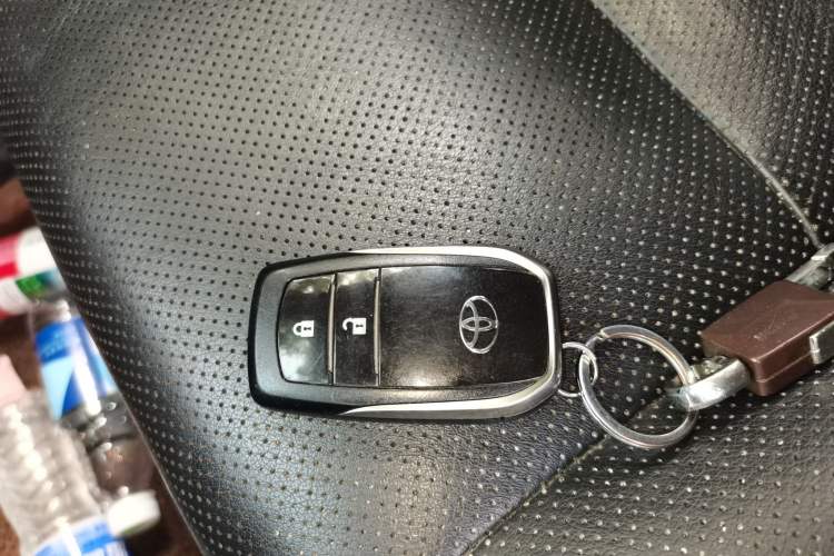 Used Toyota Highlander 2015 2.0T Two-Wheel Drive Luxury Edition 7 Seats
