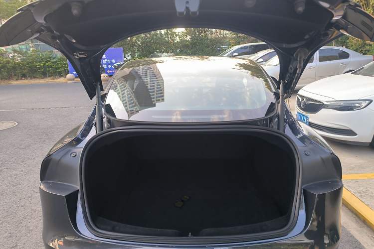 Used Tesla Model 3 2023 Rear-Wheel-Drive Version
