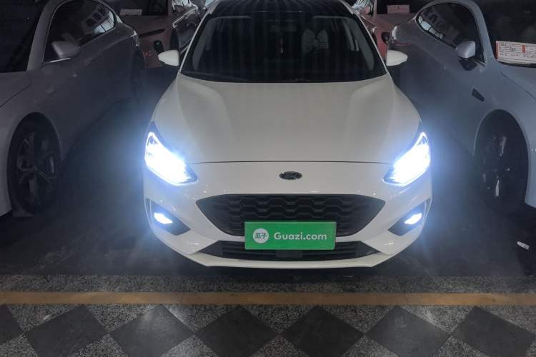 Used Ford Focus 2021 Hatchback EcoBoost 180 Automatic Titanium Edition
