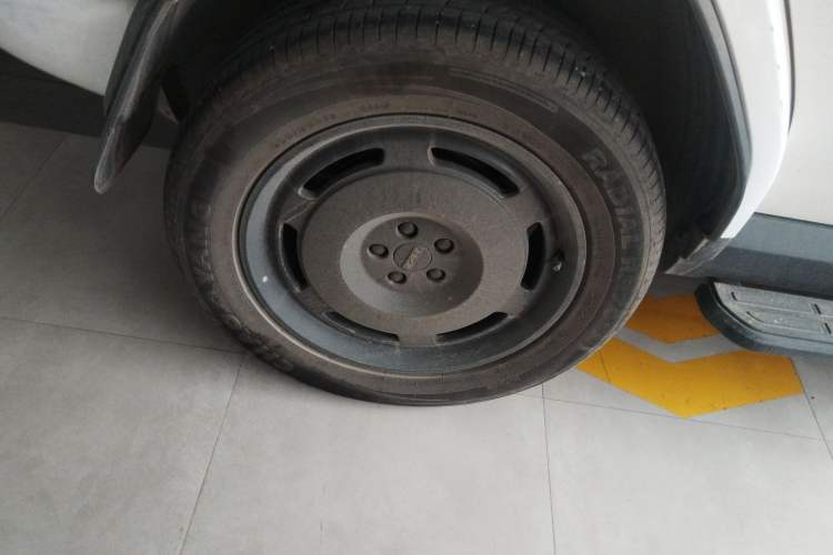 Used  V23 2025 401 Two-Wheel Drive Advanced Edition