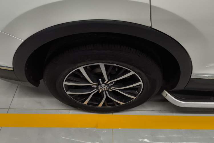 Used Volkswagen Tiguan L 2018 330TSI Automatic Two-Wheel Drive Luxury Edition
