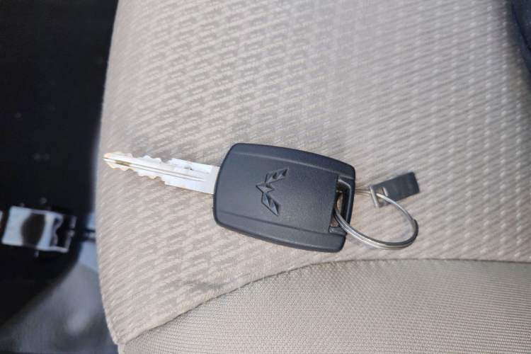 Used Wuling Rongguang S 2023 1.5L Basic Enclosed-Window Vehicle 2 Seats
