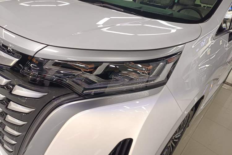 Used Denza D9 2022 DM-i 970 Four-Wheel Drive Flagship Model