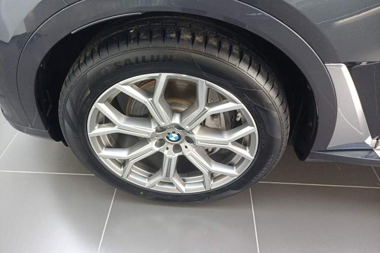 Used BMW X7 2020 xDrive40i Luxury Package with Leading Features
