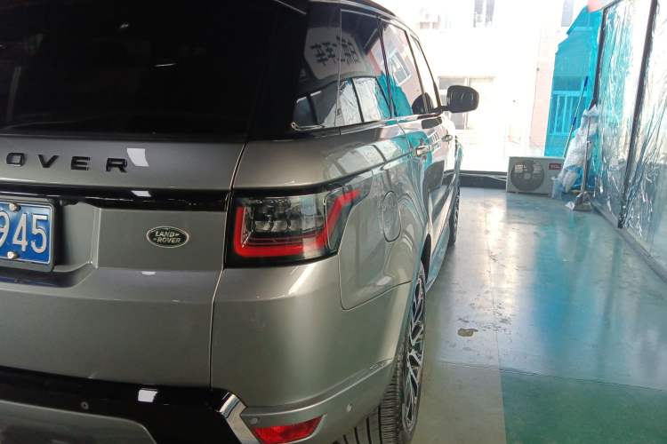 Used Land Rover Range Rover Sport 2022 3.0 L6 YAO Black Edition
