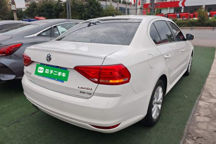 Used Volkswagen Lavida 2015 230TSI DSG Comfort Edition
