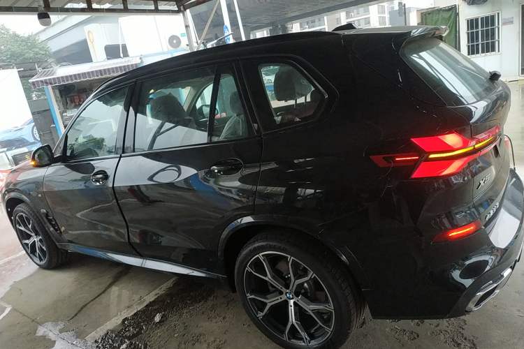 Used BMW X5 2023 xDrive 30Li Luxury M Sport Night Edition Package
