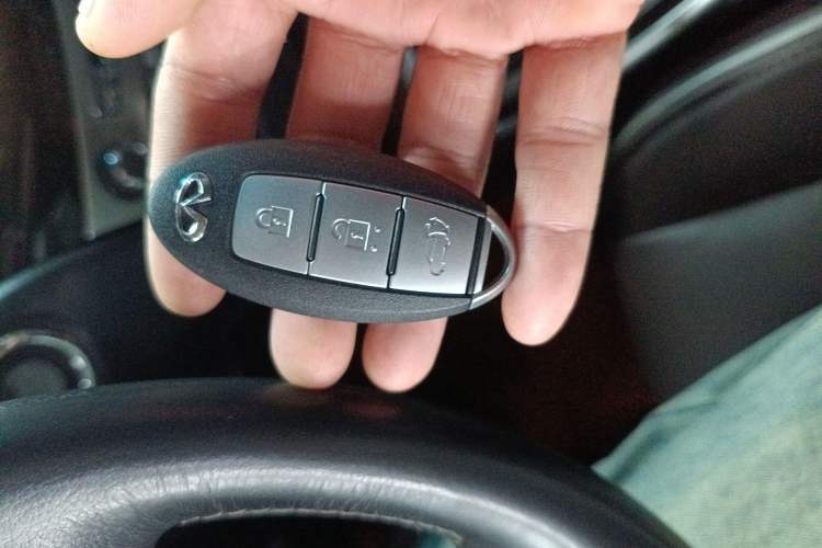 Used Infiniti QX60 (Import) 2018 2.5 S/C Hybrid Two-Wheel-Drive Champion Family Edition
