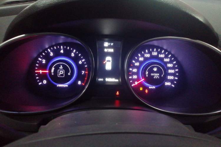 Used Hyundai Santa Fe 2013 2.4L Automatic Two-Wheel Drive Smart Version
