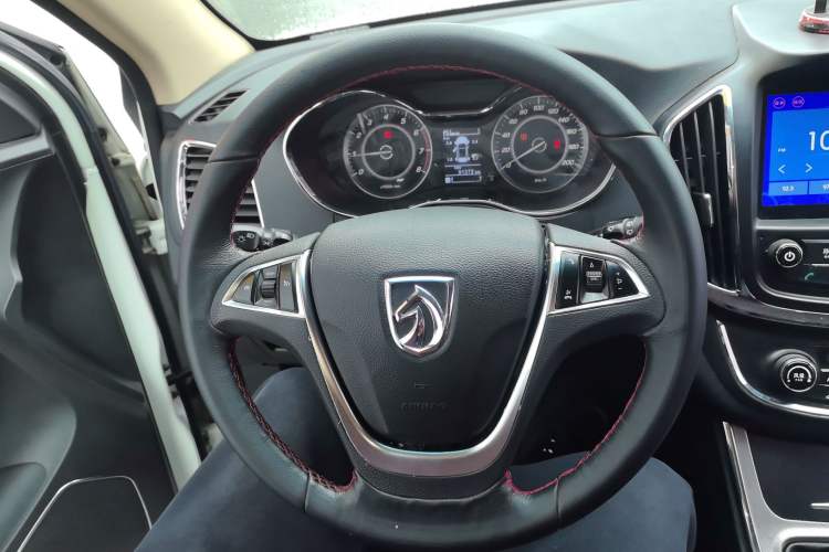 Used Baojun 560 2016 1.5T Manual Luxury Model
