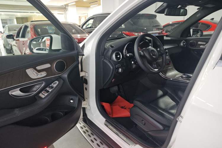 Used Mercedes-Benz GLC 2018 GLC 300 4MATIC Sport Edition
