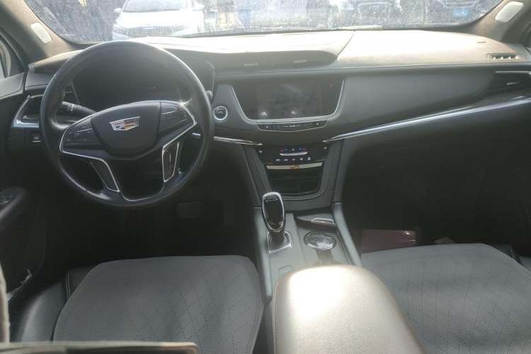 Used Cadillac XT5 2018 28E Four-Wheel Drive Tech Version
