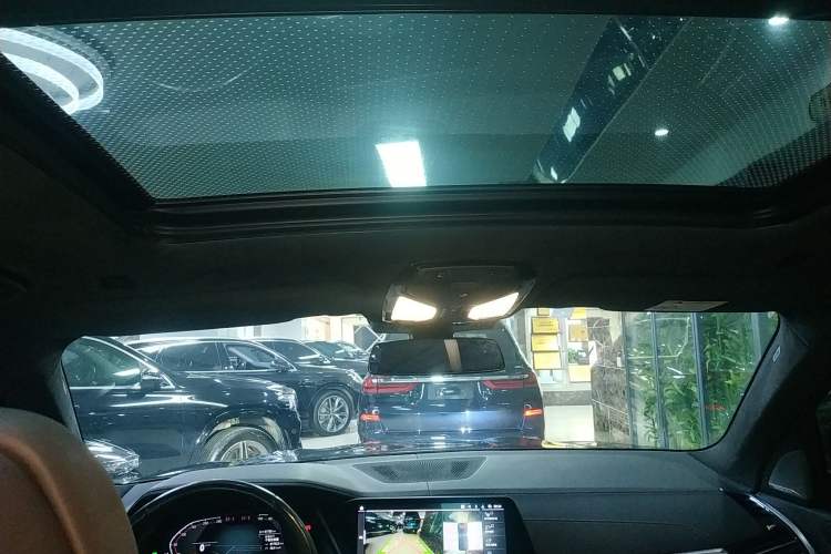 Used BMW X5 2022 Restyled xDrive 40Li Luxury Edition M Sport Package
