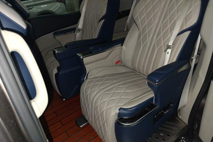 Used Buick GL8 2020 Land Cruiser Executive Class 652T Comfort Model
