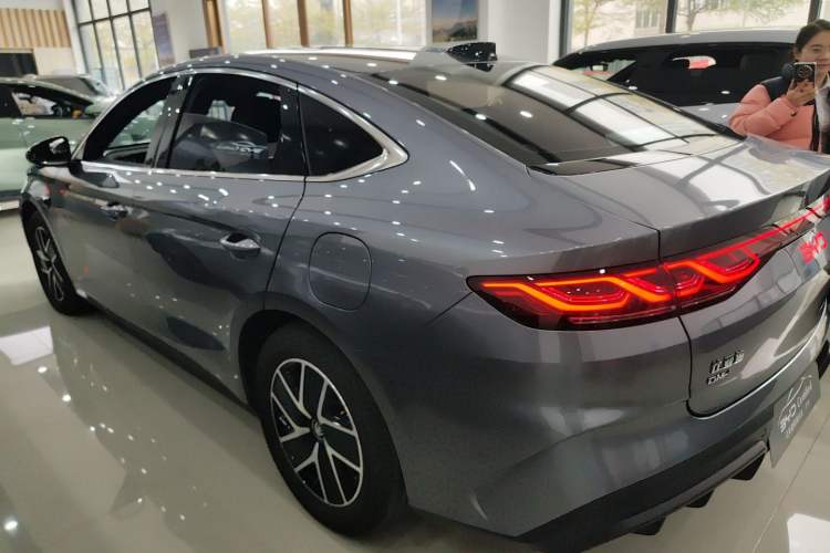 Used BYD Qin L 2025 DM-i Smart Drive 120KM Leading Model
