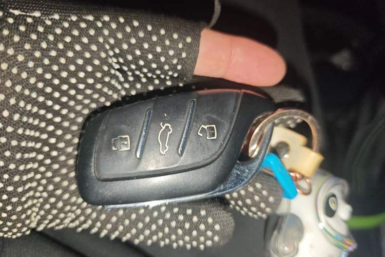 Used Roewe Clever 2021 302 km New Four-Seater Super-Efficient Version