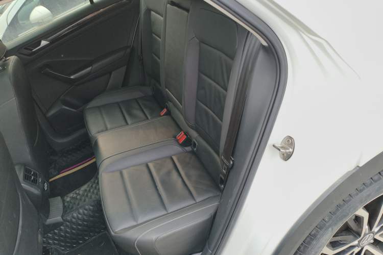 Used Volkswagen T-ROC 2022 280TSI DSG Two-Wheel Drive Comfort PLUS