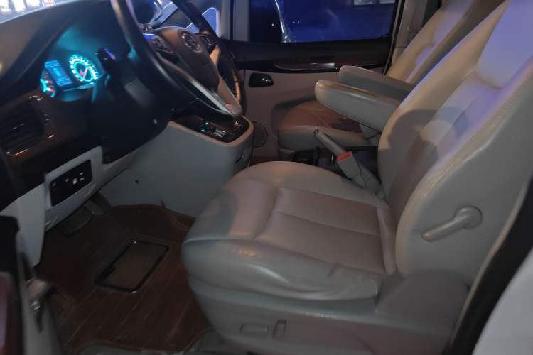 Used  Refine M5 2016 2.0T Gasoline Automatic Business Edition