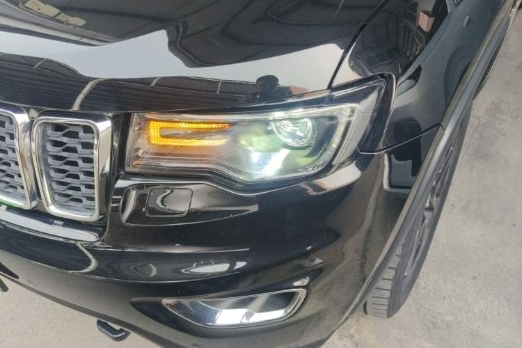 Used  Grand Cherokee 2017 3.0L Elite Navigation Edition
