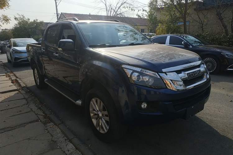 Used Isuzu D-MAX 2020 2.5T Two-Wheel Drive Manual Navigation Version China VI Standard Extended Length JE4D25Q6A
