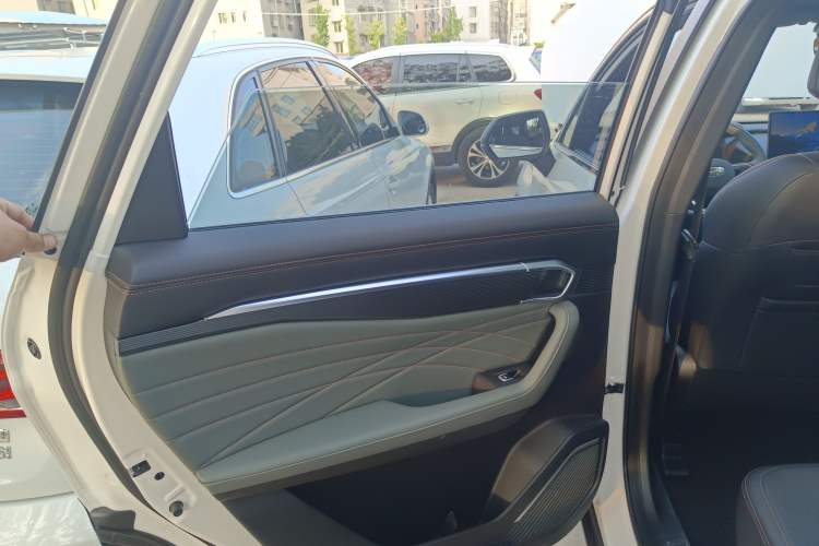 Used Geely Auto Haoyue L 2024 2.0T DCT Prestige Version
