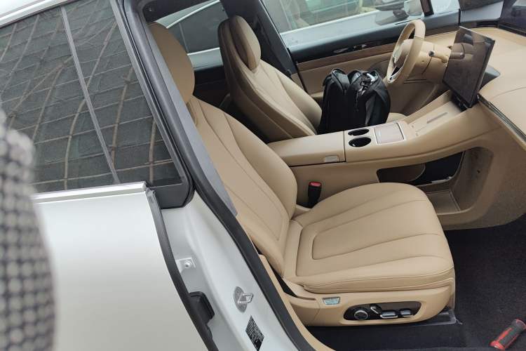 Used Hima Luxeed R7 2024 All-Electric 736 km Ultra