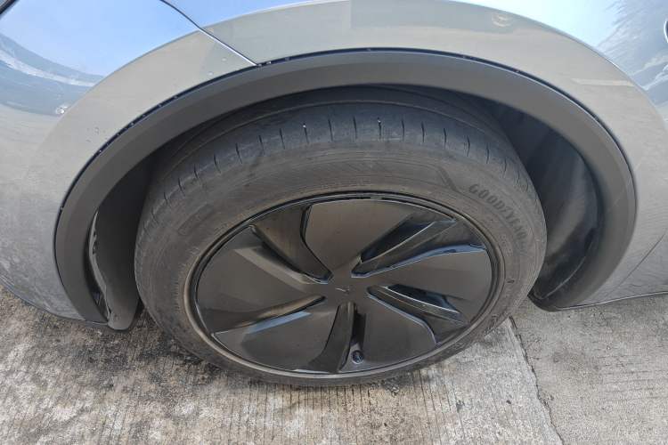 Used Tesla Model Y 2025 Rear-Wheel-Drive Version