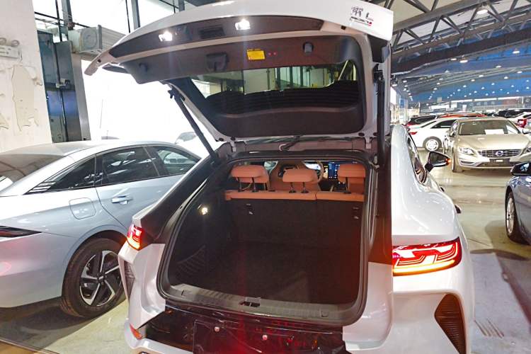 Used BYD Song L EV 2025 Intelligent Driving Version 662 km LiDAR Excellence Edition
