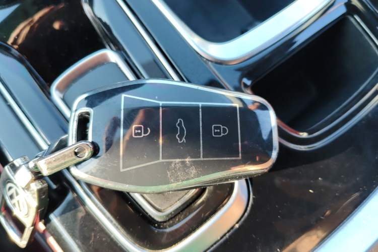 Used SOL QX 2021 300T DCT Prestige Smart Connectivity Version
