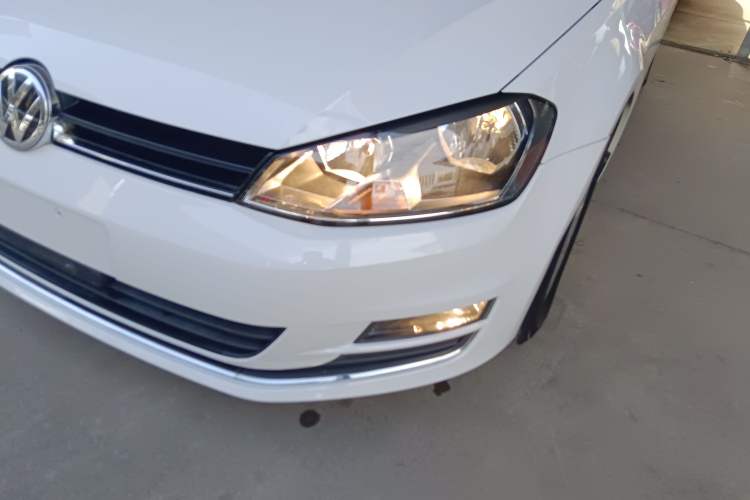 Used Volkswagen Golf 2015 1.6L Automatic Fashion Model
