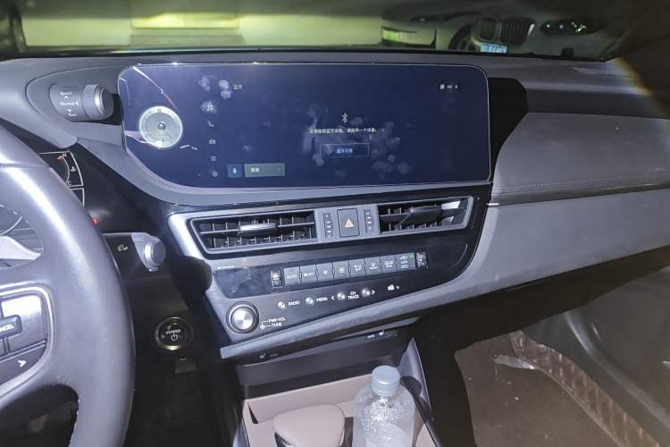 Used Lexus ES 2022 300h Excellence Edition
